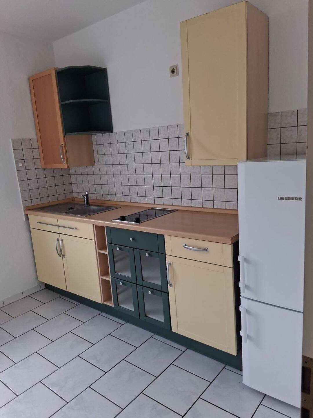 WG taugliche 2-R-Wohnung in MD-Sudenburg san. Altbau; im 2.OG 43² mit EBK .zu vermieten .