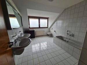 Trier-Irsch zu vermieten ab 15.11. oder früher: 2,5 ZKB im 2.OG(DG), Balkon mit Weitblick, – 54296 Trier – Vorschaubild 5