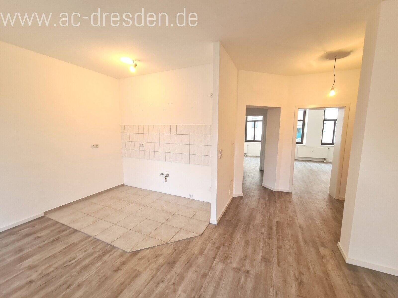 Helle 3-Raum-Wohnung mit Balkon im kernsanierten Gründerzeithaus im Lutherviertel – Chemnitz – Vorschaubild 4