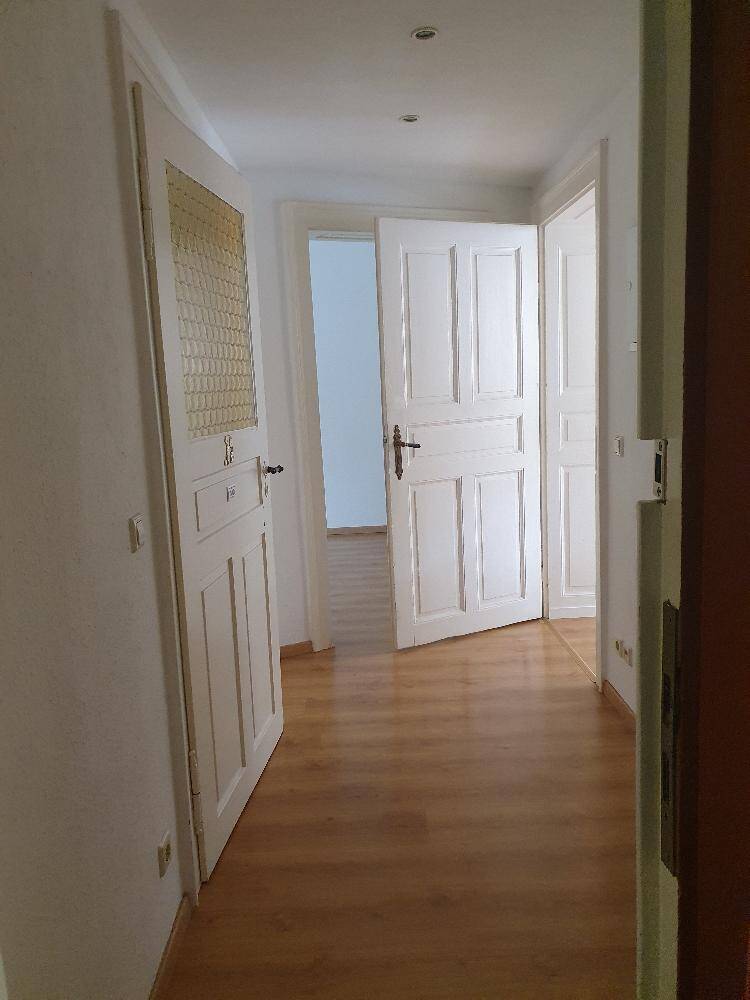 Schöne 2-Raum-Wohnung mit Balkon und EBK – Chemnitz – Vorschaubild 3