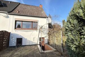 Charmantes Reihenendhaus mit großem Grundstück und Entwicklungspotenzial – 23568 Lübeck – Vorschaubild 2