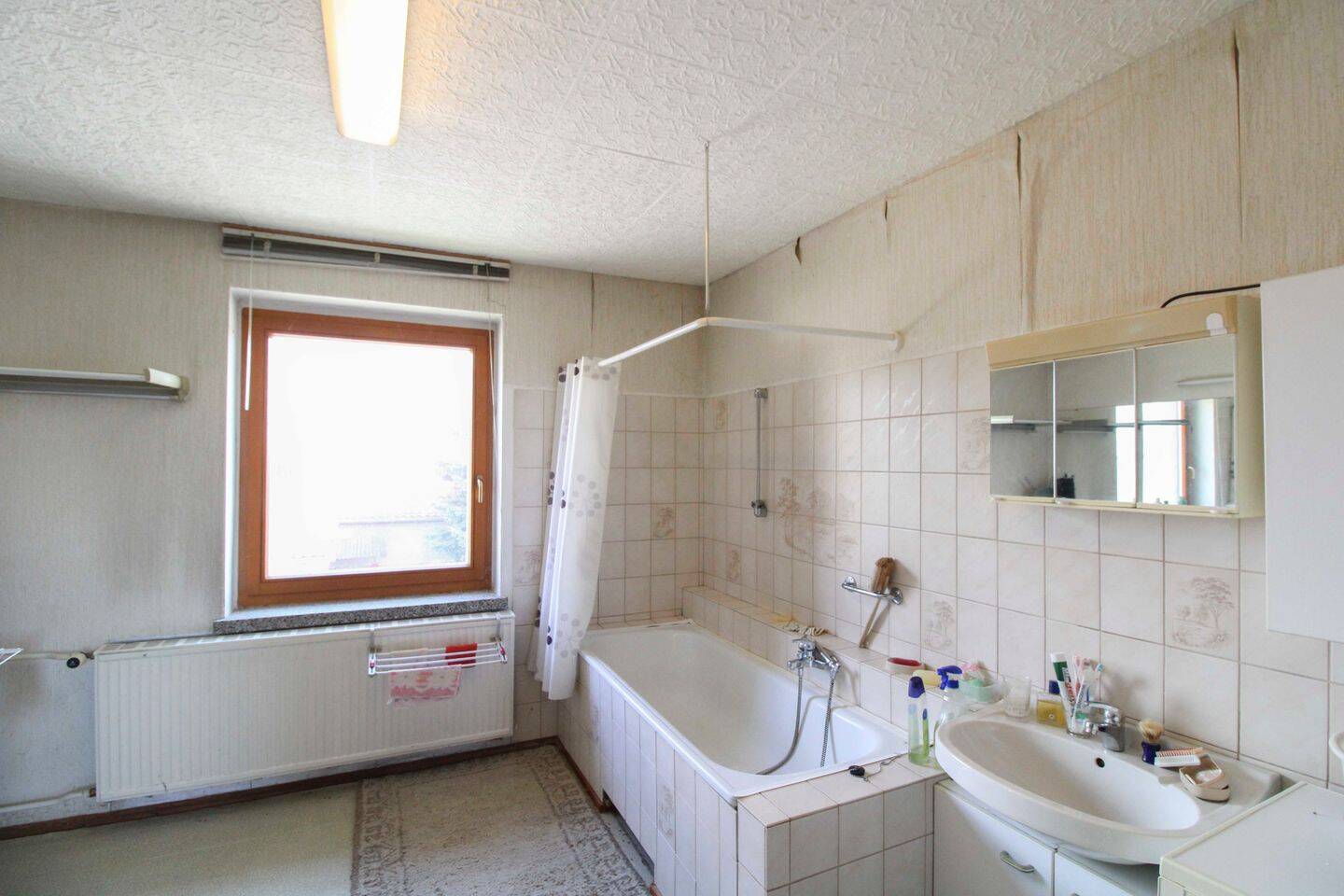 Freistehendes EFH in ruhiger Lage - Garten und Garagen - sofort bezugsfrei - Renovierungsbedarf – Schkeuditz – Vorschaubild 6