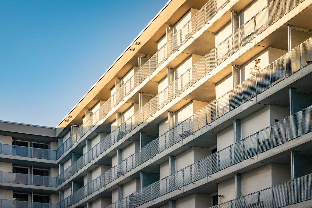 Ideal für Paare oder kleine Familien: 3-Zimmer-Wohnung mit Balkon in Wassernähe – Berlin – Bild 1 von 7