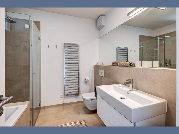 Möbliert: 3-Zimmer-Wohnung mit hochwertiger Einrichtung – München – Vorschaubild 8