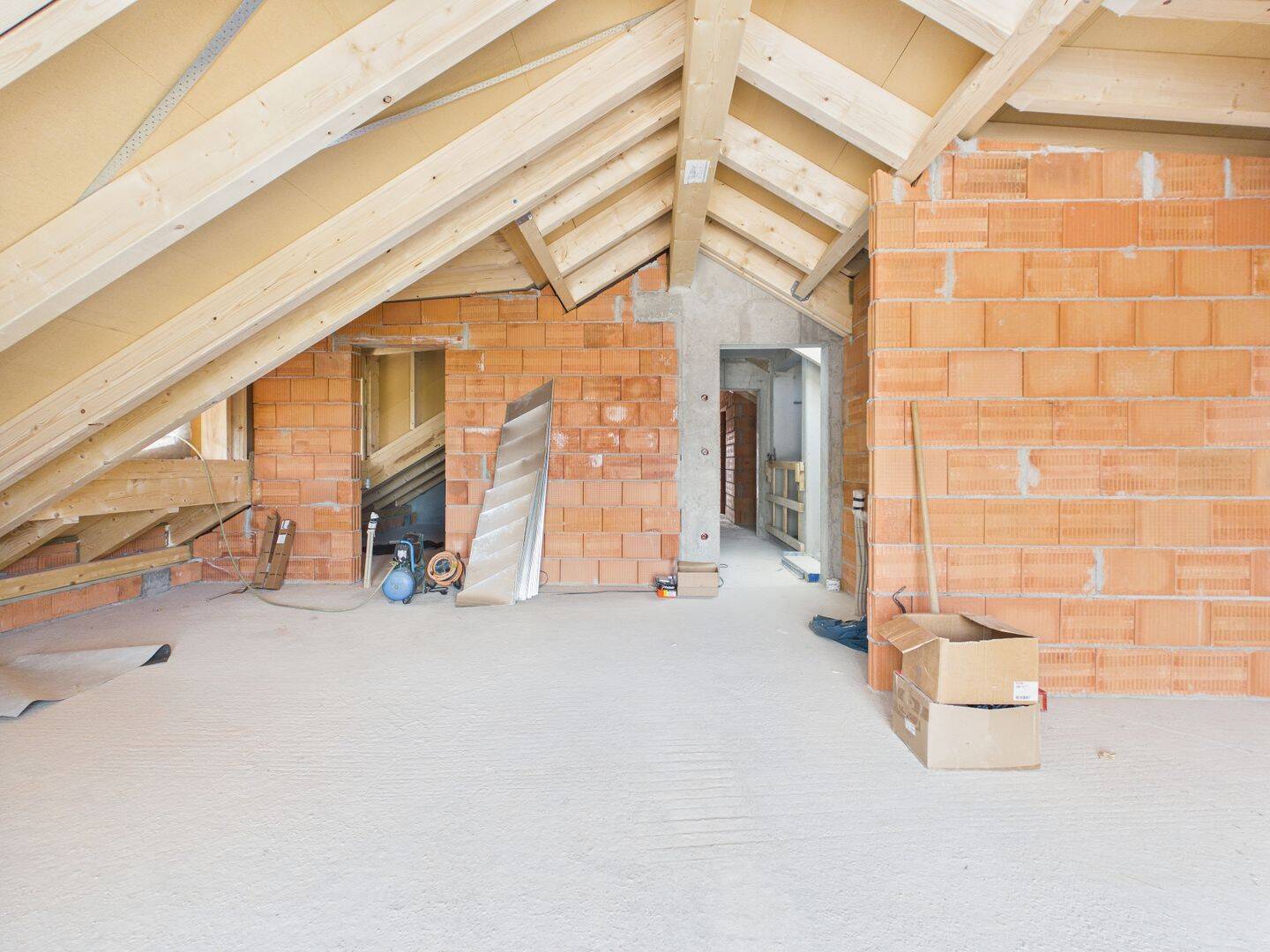 2-ZKB-Dachgeschosswohnung mit Aufzug und Südost-Balkon! Ruhige Lage! Wallbox vorbereitet! – Ingolstadt – Vorschaubild 5