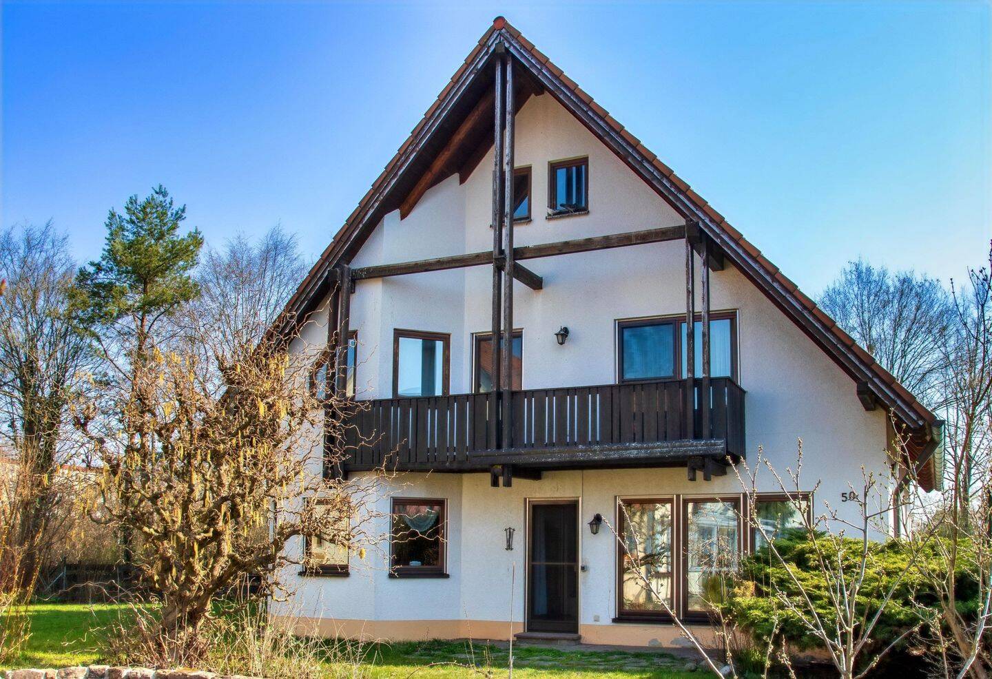 Großzügiges Einfamilienhaus mit Garten, Balkon & Terrasse - ideal für Familien – Oberasbach – Bild 1 von 9