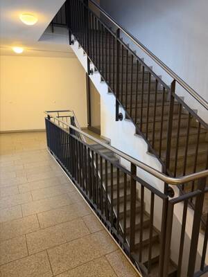 Moderne helle 1,5 - Zimmer Wohnung mit Balkon und herrlicher Aussicht zentral in Freiburg-Rieselfeld – 79111 Freiburg im Breisgau – Vorschaubild 3