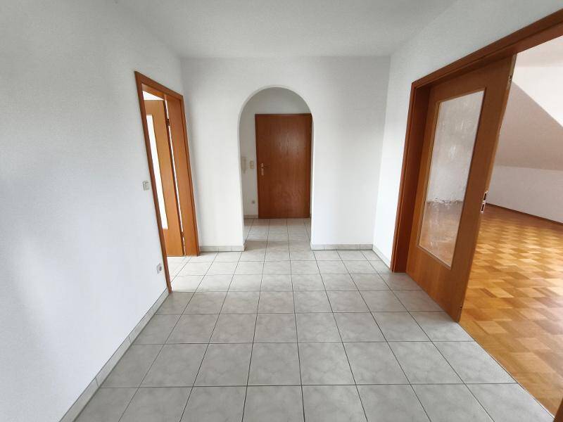 3 Zi. Wohnung (Nr. 6) im DG (2. OG) mit Balkon und Garage – Erlangen – Vorschaubild 5
