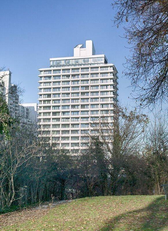 OLYMPIA TOWER - Businesswohnen mit Concierge Service zu vermieten inkl. Stellplatz ab 01.09.2026 – München – Vorschaubild 3