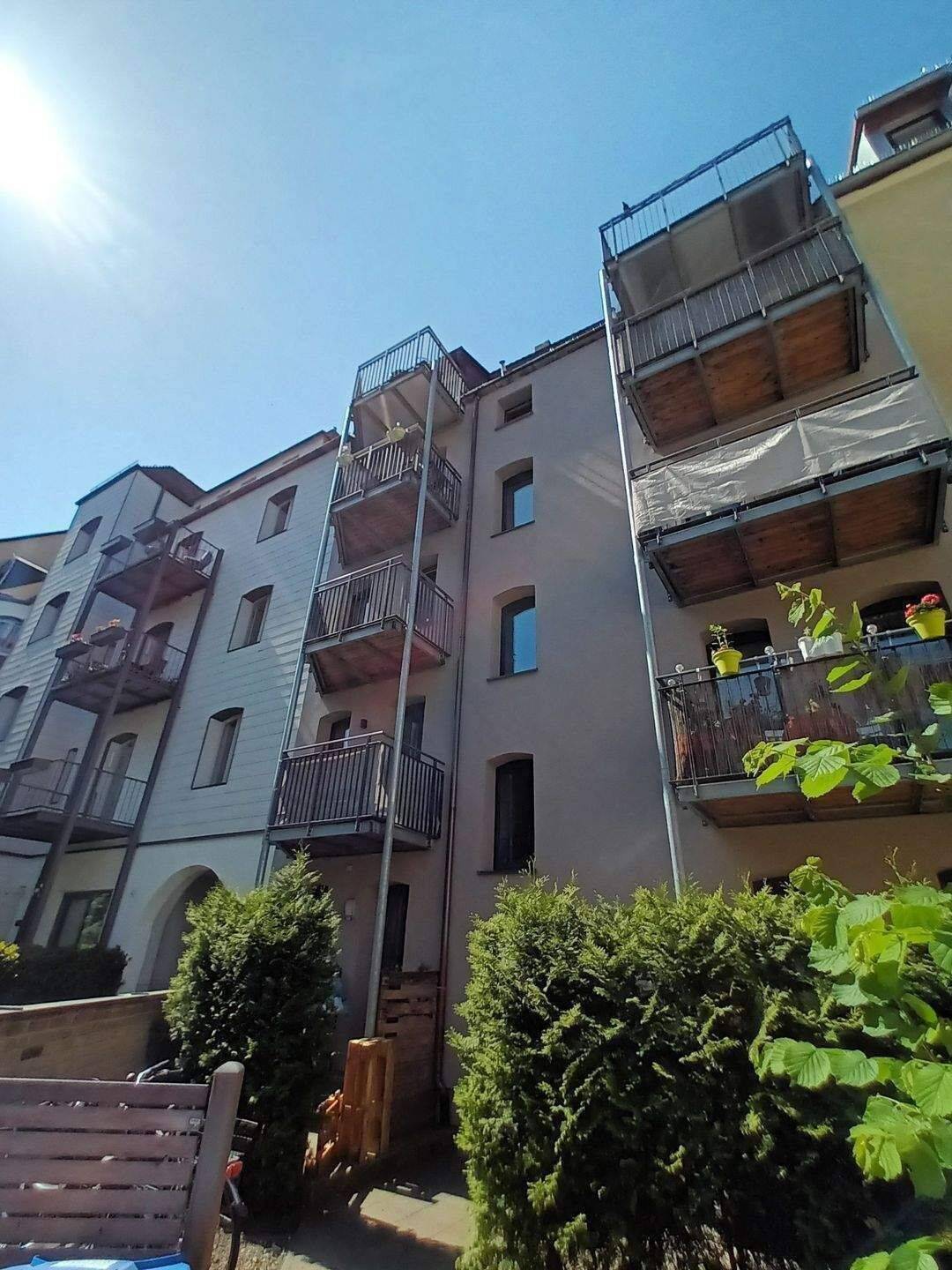 Nürnberg Nord: vermietete 2-Zimmer DG-Wohnung mit Balkon, kleine Singleküche, Duschbad mit Fenster - zu verkaufen – Nürnberg – Vorschaubild 2