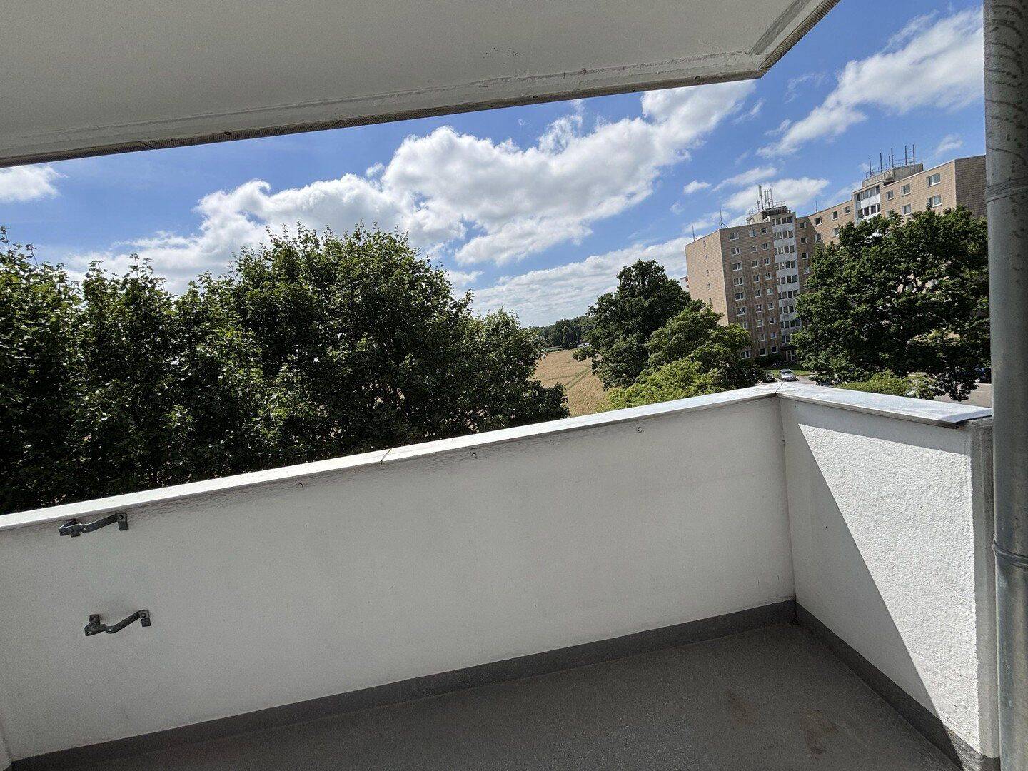 Großzügige 4-Zimmer-Eigentumswohnung mit viel Potenzial – Norderstedt – Vorschaubild 4