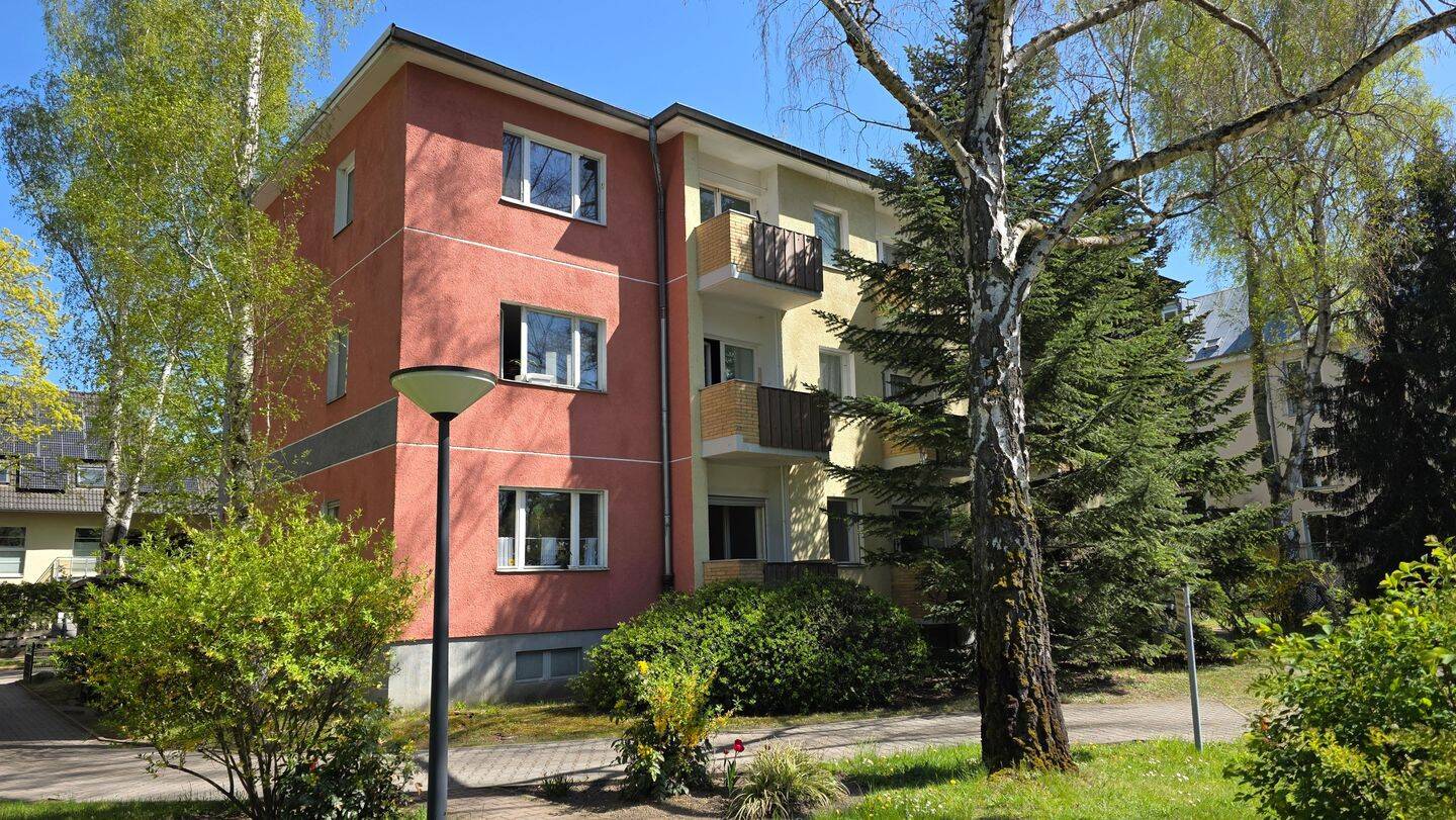 BEZUGSFREI: Apartment in gepflegter Anlage -ruhig und verkehrsgünstig- (Renovierungsbedarf)