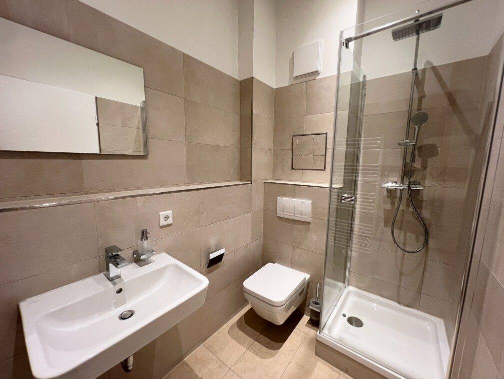 Neu & In Renovierung I Neue Einbauküche I Bad mit Dusche – Dresden – Vorschaubild 2