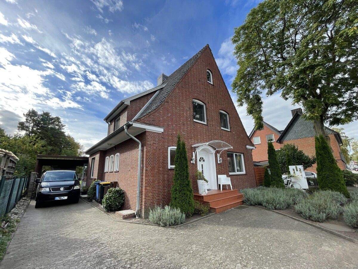 Einfamilienhaus mit Charme und Großzügigkeit – Elmshorn – Bild 1 von 9