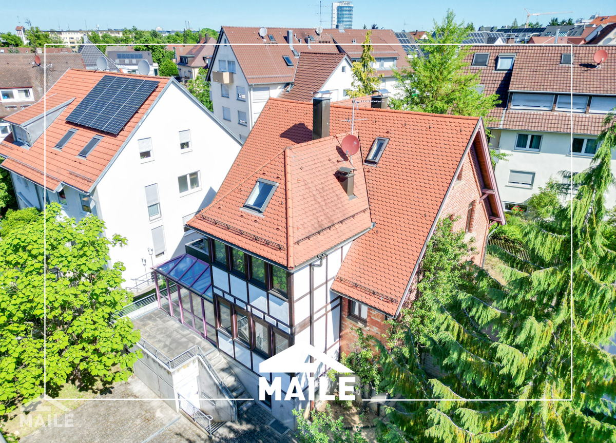 Charmantes Zweifamilienhaus + Scheune zum Einfamilienhausumbau (genehmigte Bauvoranfrage)! – 70597 Stuttgart – Bild 1 von 9
