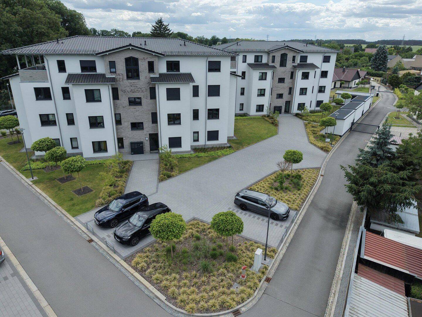 Moderne 4-Zimmer-Wohnung mit großzügiger, überdachter Terrasse/Balkon, Aufzug & Wärmepumpe