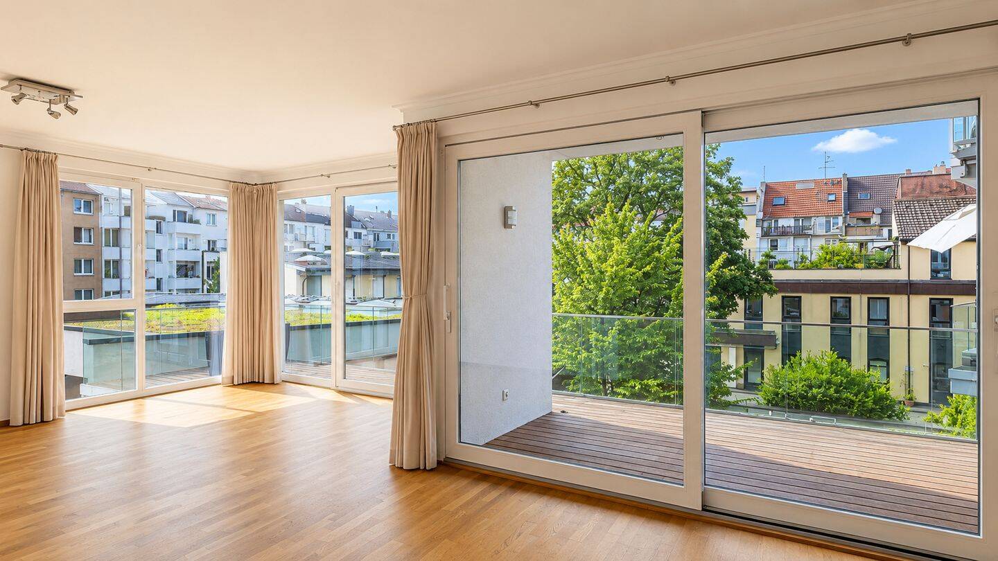 Großzügige 4-Zimmer-Eigentumswohnung mit Loggia, Aufzug und ruhiger Innenhoflage – Düsseldorf – Vorschaubild 2