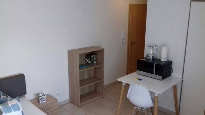 Businessapartment mit Bad und Küche, 1,40mx2,00m Bett, Full-HD TV, WLan, Komplettausstattung – Reutlingen – Vorschaubild 3