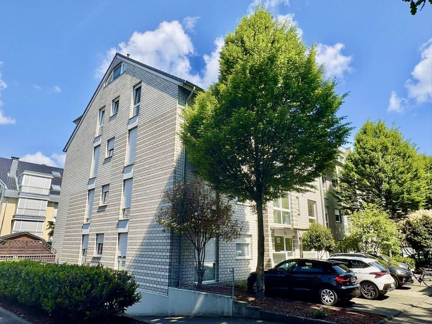 Lichtdurchflutete Etagenwohnung nebst Balkon und TG am Stadtwald! – Mönchengladbach – Vorschaubild 2