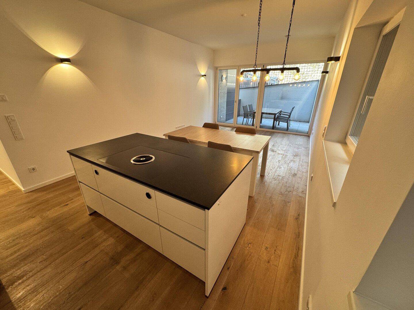 PROVISIONSFREI - TOP-Lage / Moderne 2-Zimmer-Wohnung (BJ 2018) mit Terrasse, Küche & TG – Stuttgart – Vorschaubild 3