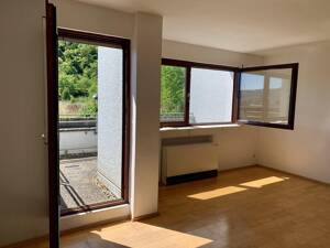 Großzügige 1-Zimmer-Wohnung mit großem Balkon und traumhaften Blick auf die Weinberge – 70327 Stuttgart – Vorschaubild 2