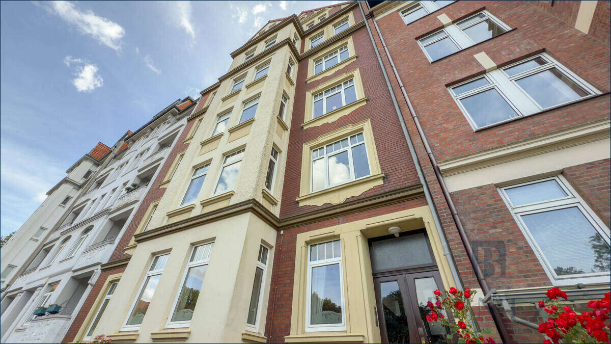 Hohe Decken, Weitblick, Innenstadt: Altbauwohnung in Bremerhaven – 27568 Bremerhaven – Bild 1 von 9