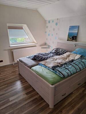 Helle 3-Zimmer-Wohnung in ruhigem Zweifamilienhaus – Balkon, Einbauküche & Stellplätze inklusive – 21398 Neetze – Vorschaubild 3
