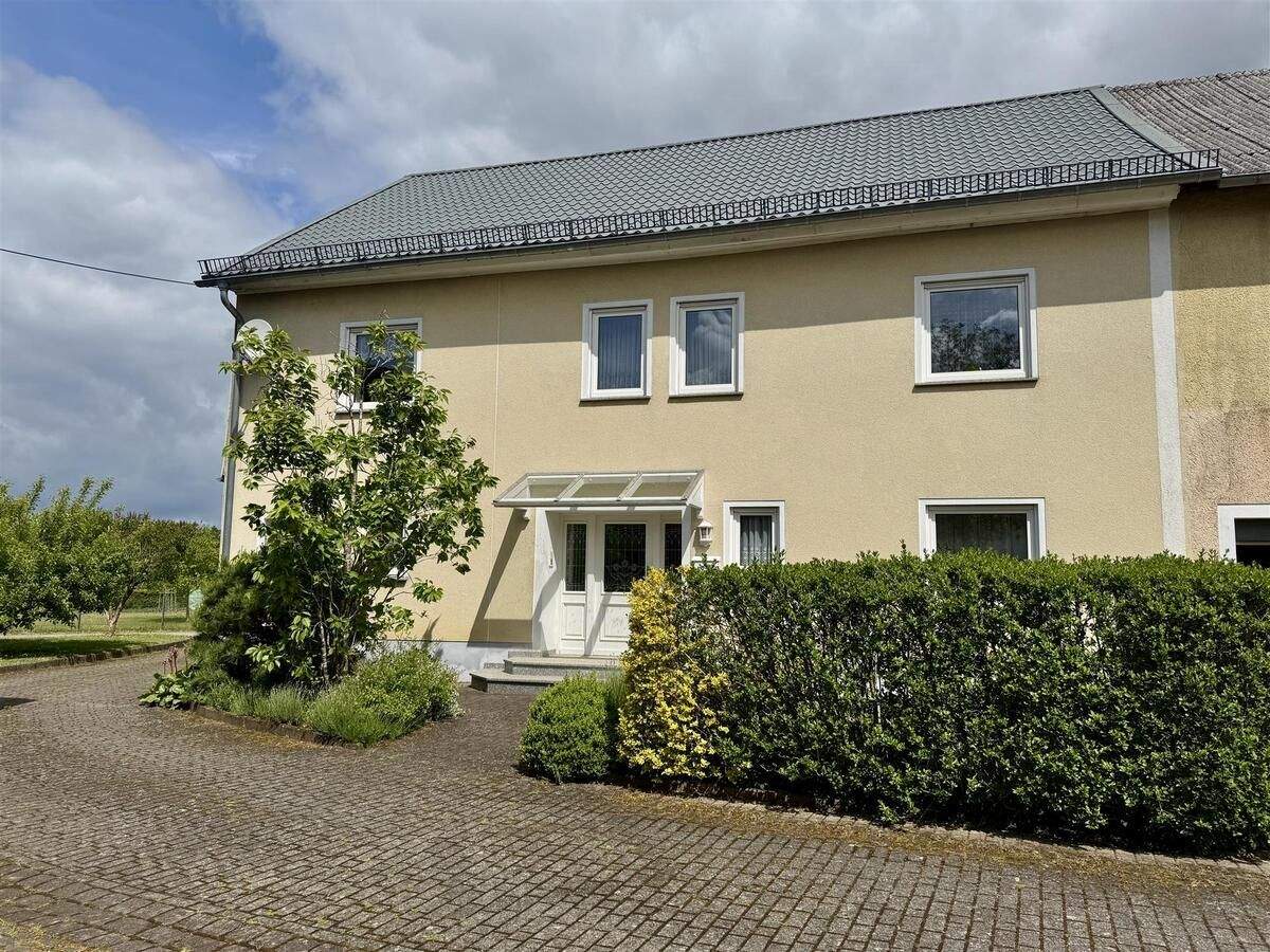 Sehr schön modernisiertes Wohnhaus in ruhiger Lage – Oberöfflingen – Bild 1 von 9