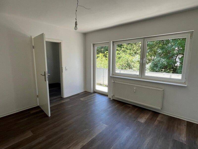 Modernisiertes 2-Zimmer-Eigentum mit Balkon in Frankfurt-Hausen – Frankfurt am Main – Vorschaubild 2