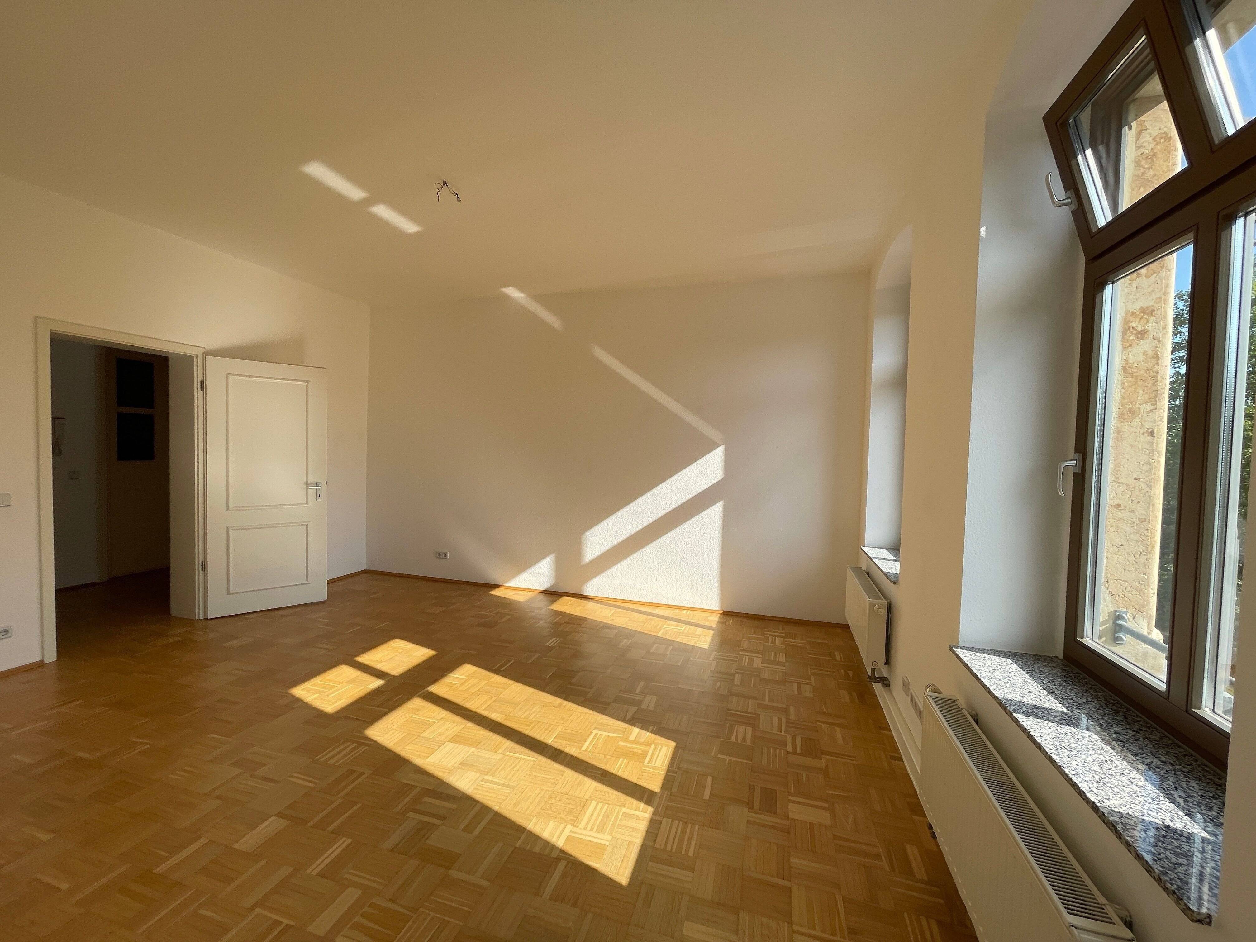 Wohnung direkt am Schlossteich! – Chemnitz – Vorschaubild 2