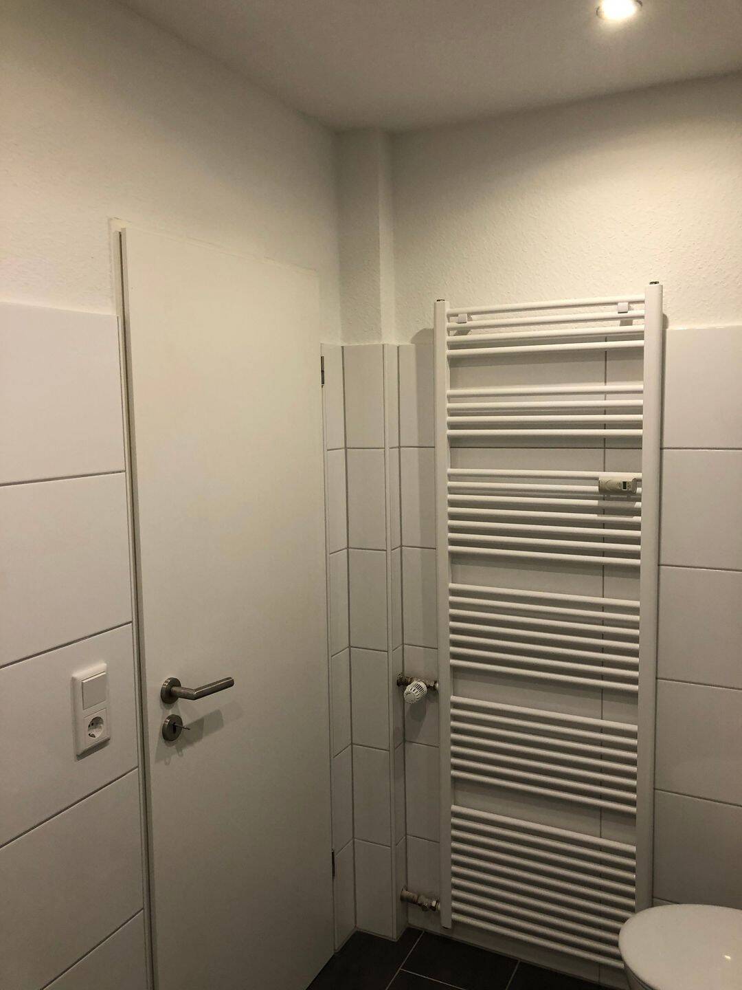 Exklusive 2-Zimmer-Wohnung mit ca. 58 m², modernisiert, Stellplatz und Gartenlage in Wuppertal-Laaken – Wuppertal – Vorschaubild 5