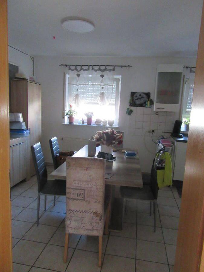 Provisionsfrei* Doppelhaushälfte mit zwei separaten Wohneinheiten, Stellplätzen, Balkon und Terrasse – Göppingen – Vorschaubild 5
