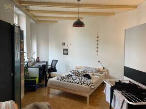 Schönes WG-Zimmer in 3 ZKB Wohnung mit Einbauküche!