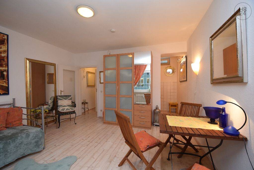 Möbliertes Innenstadt-Apartment im belebten und beliebten Friesenviertel – Köln – Vorschaubild 4