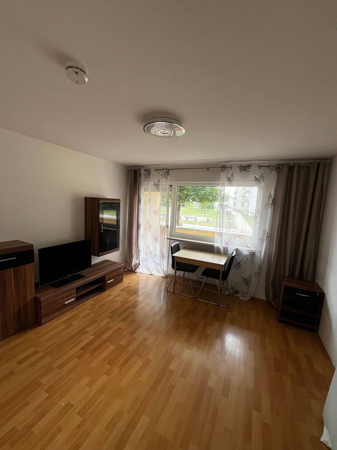 1 Zimmer Wohnung von privat zu vermieten.