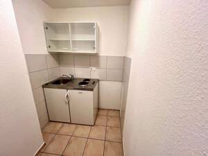 Großzügige 1-Zimmer-Dachgeschoss-Wohnung Saniert mit Aufzug und Stellplatz – 24103 Kiel – Vorschaubild 5