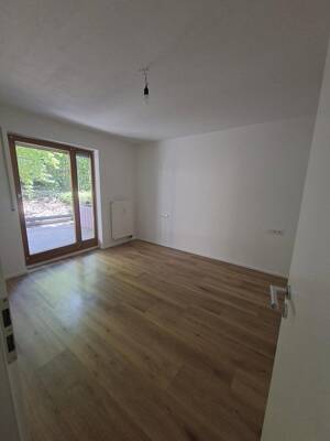 Wohnen wie im Grünen: Frisch renovierte 2-Zimmer-Wohnung (57m2) mit Terrasse & Gartennutzung – 70435 Stuttgart – Vorschaubild 7