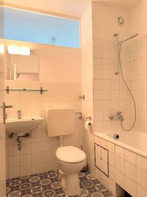 1-Zimmer-WOHNUNG: zuverlässig & langjährig vermietete + BALKON + LIFT + KELLER | in REINICKENDORF – 13403 Berlin – Vorschaubild 8