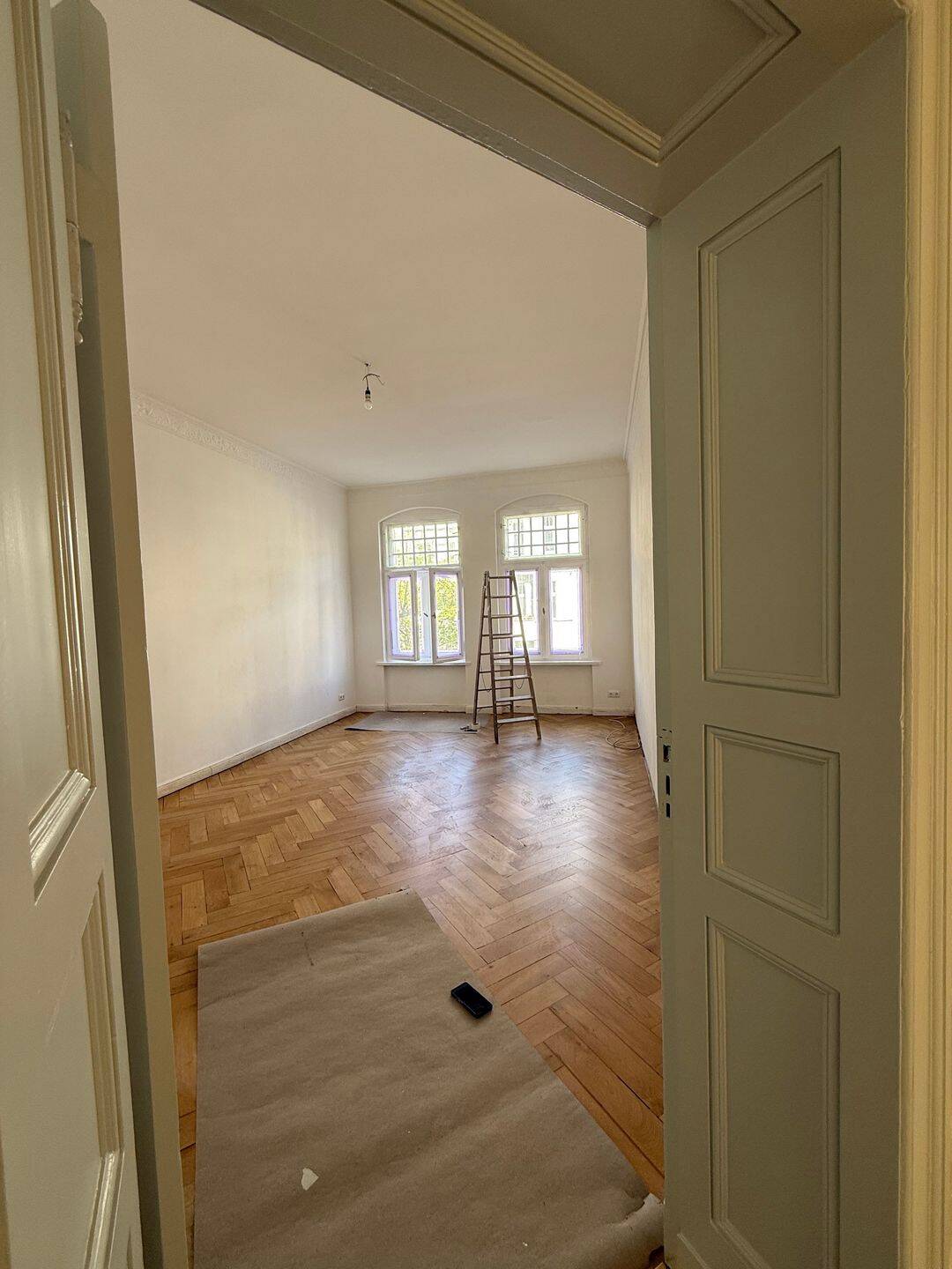 SANIERTE ALTBAUWOHNUNG PARKETT STUCK 2xBADEZIMMER HELL BALKON – Berlin – Vorschaubild 7
