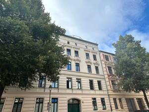 Balkon und Tageslichtbad mit Dusche