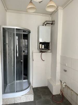 ** Schöne Altbauwohnung in U-Bahn Nähe zum Selbstbezug ** – 90763 Fürth – Vorschaubild 7