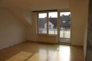 DUISBURG RHEINHAUSEN FRIEMERSHEIM WUNDERSCHÖNE 3 ZKB DACHGESCHOSS-WOHNUNG IN RUHIGER LAGE – 47229 Duisburg – Vorschaubild 2