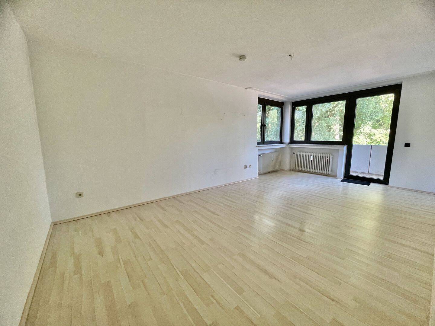 Wohnen im Grünen – Schöne 3-Zimmer-Wohnung mit Balkon nahe Schloss Wickrath