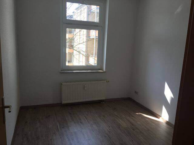 Günstige 2-Zimmer mit Wannenbad und Laminat in guter Lage! – Chemnitz – Vorschaubild 3