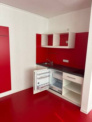 In Uninähe * Saniert & möbliert * 1-Zi.-Appartement * Sofort bezugsfertig !!! * – 1069 Dresden – Vorschaubild 4