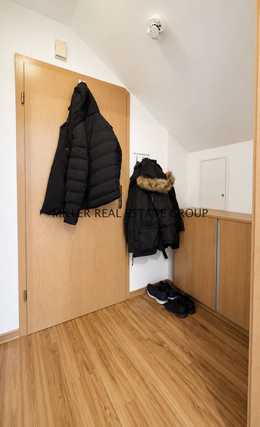 Wertstabile Kapitalanlage in Ingolstadt-Friedrichshofen: Vermietetes Dachgeschoss-Apartment mit Tiefgaragenstellplatz in ruhiger zweiter Reihe! – Ingolstadt – Vorschaubild 7