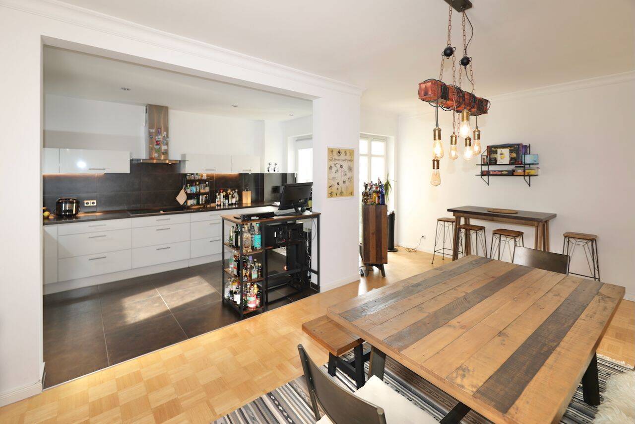 GROSSZÜGIGE ALTBAUWOHNUNG MIT AUFZUG - MIT BALKON & PARKETT - NÄHE OSTBAHNHOF & SPREE – Berlin – Vorschaubild 9