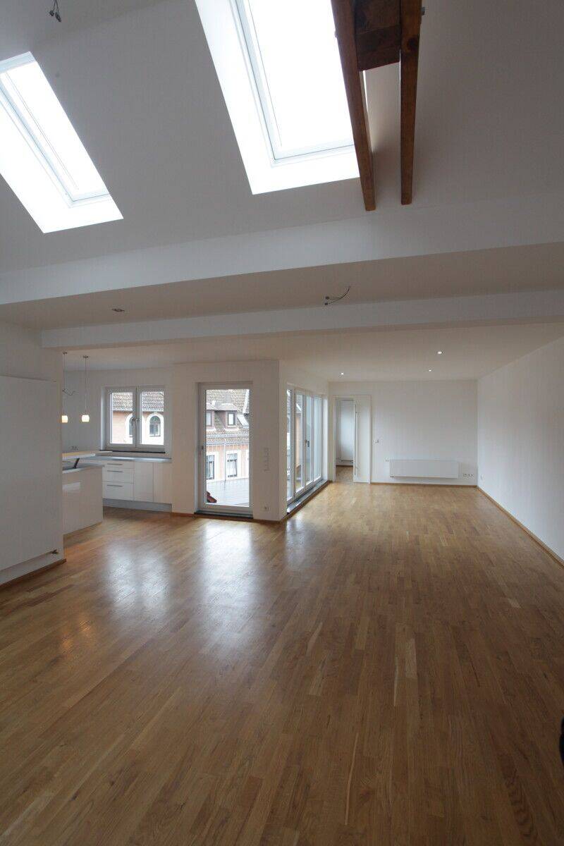 Stilvoll modernisierte Dachgeschosswohnung in zentraler Lage von Braunschweig – Braunschweig – Vorschaubild 2