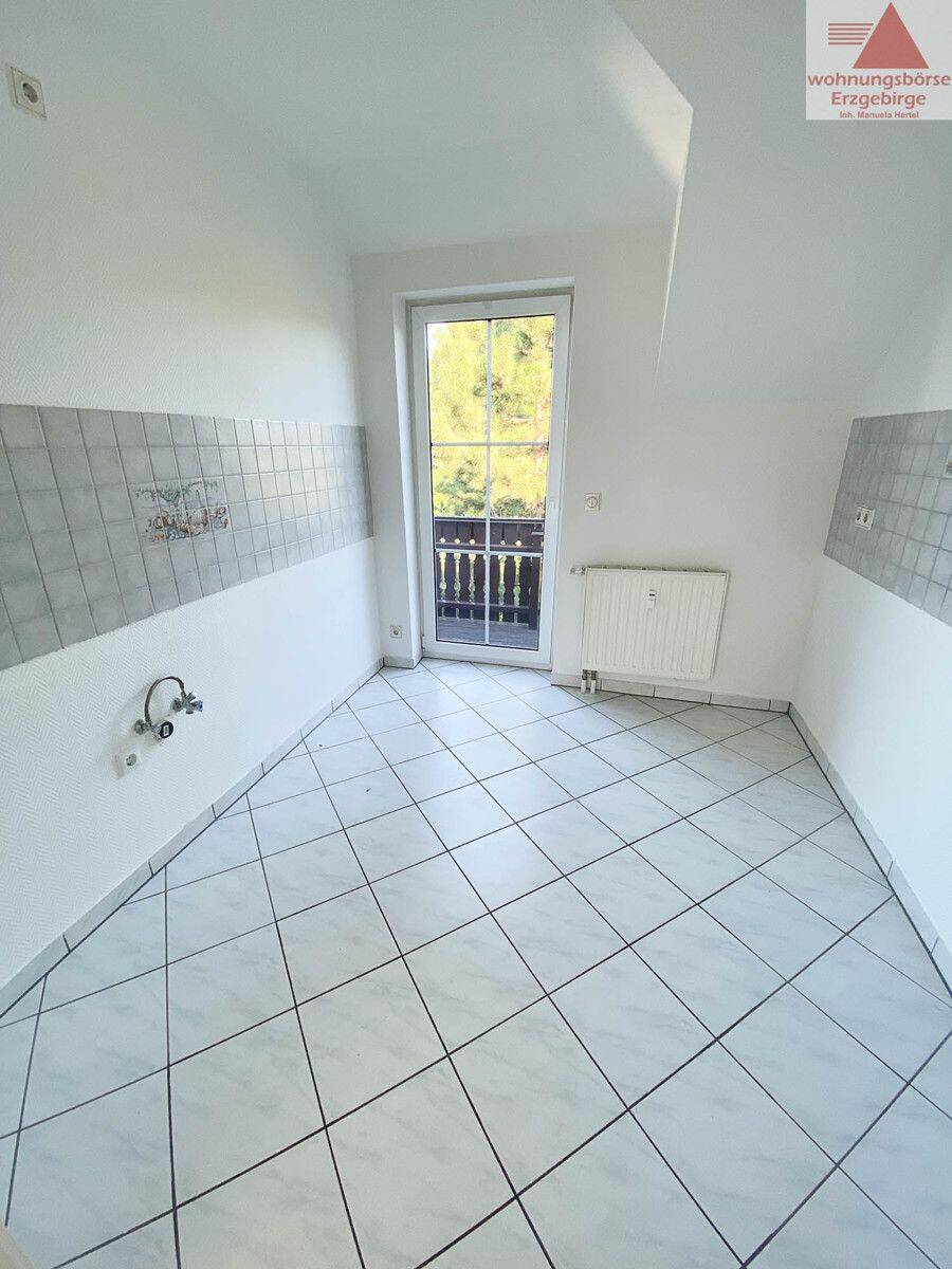 Wunderschöne Maisonette-Wohnung mit Balkon und Tageslichtbad – Chemnitz – Vorschaubild 2