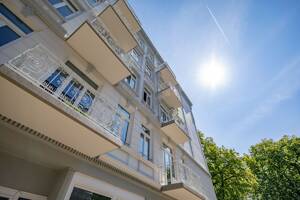 Imposanter Altbau - Langfristig vermietete Kapitalanlage in exklusiver Lage ++ courtagefrei ++ – 20251 Hamburg – Vorschaubild 4